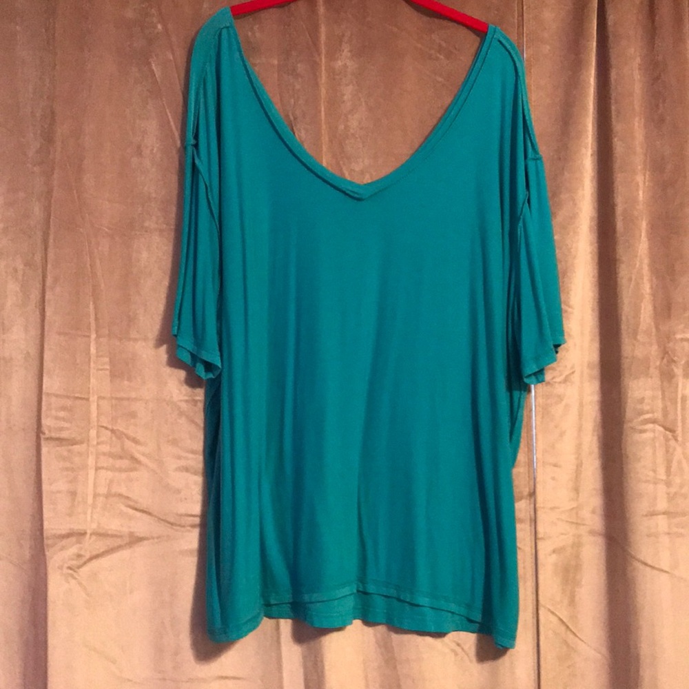 Short Sleeve V-Neck Piko Top